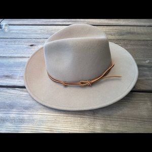 Wyeth Billy leather band adjustable New never worn